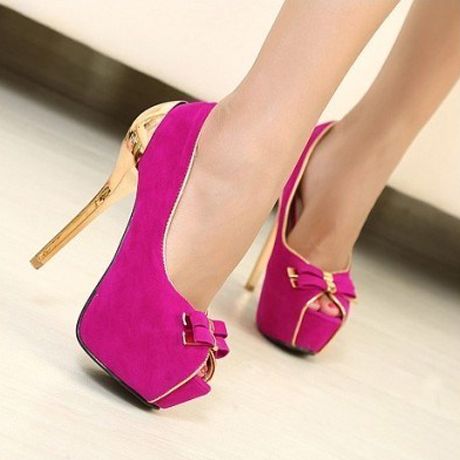 PUMPS LANÇAMENTO GOLD BARBIE