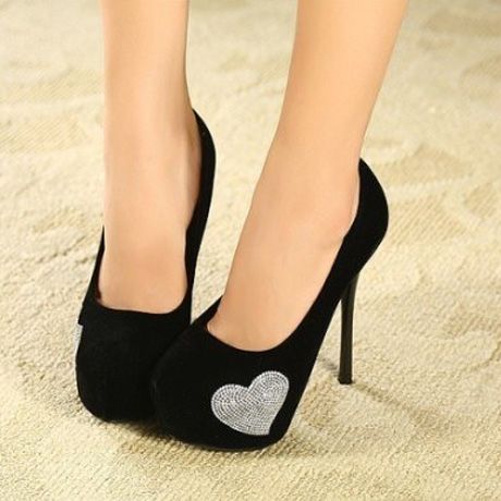 Lançamento Linda Black Hells