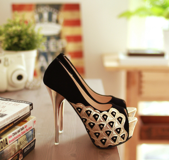 Kvoll Fashion com Pedras