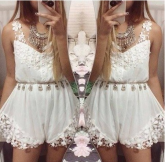 Macaquinho com renda