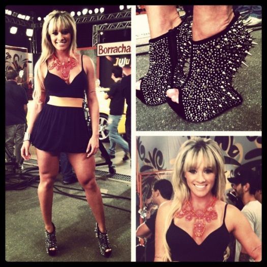 Juju Salimeni Modelo Hall-Less LANÇAMENTO