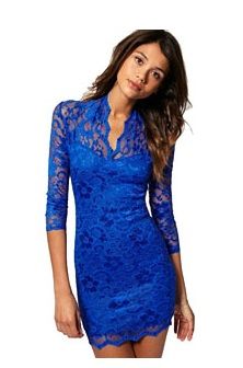 Vestido de Renda Gola V